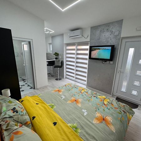 Mitic Apartmani 1 Ni Exterior foto